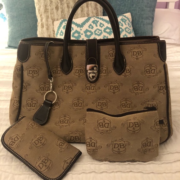 Dooney & Bourke Handbags - 👜Authentic DOONEY&BOURKE Signature Monogram Tote